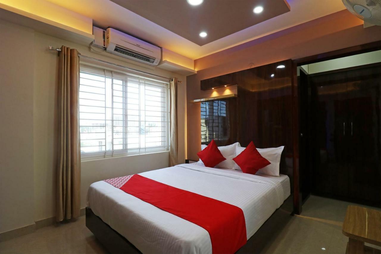 Hôtel Oyo 37349 Sai Palace à Chik Bānavar Extérieur photo