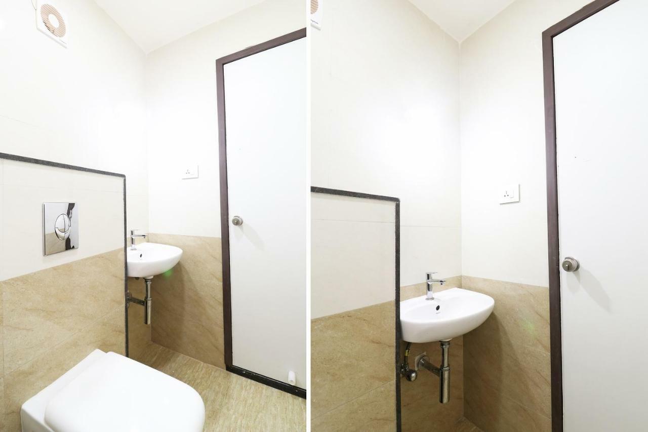 Hôtel Oyo 37349 Sai Palace à Chik Bānavar Extérieur photo